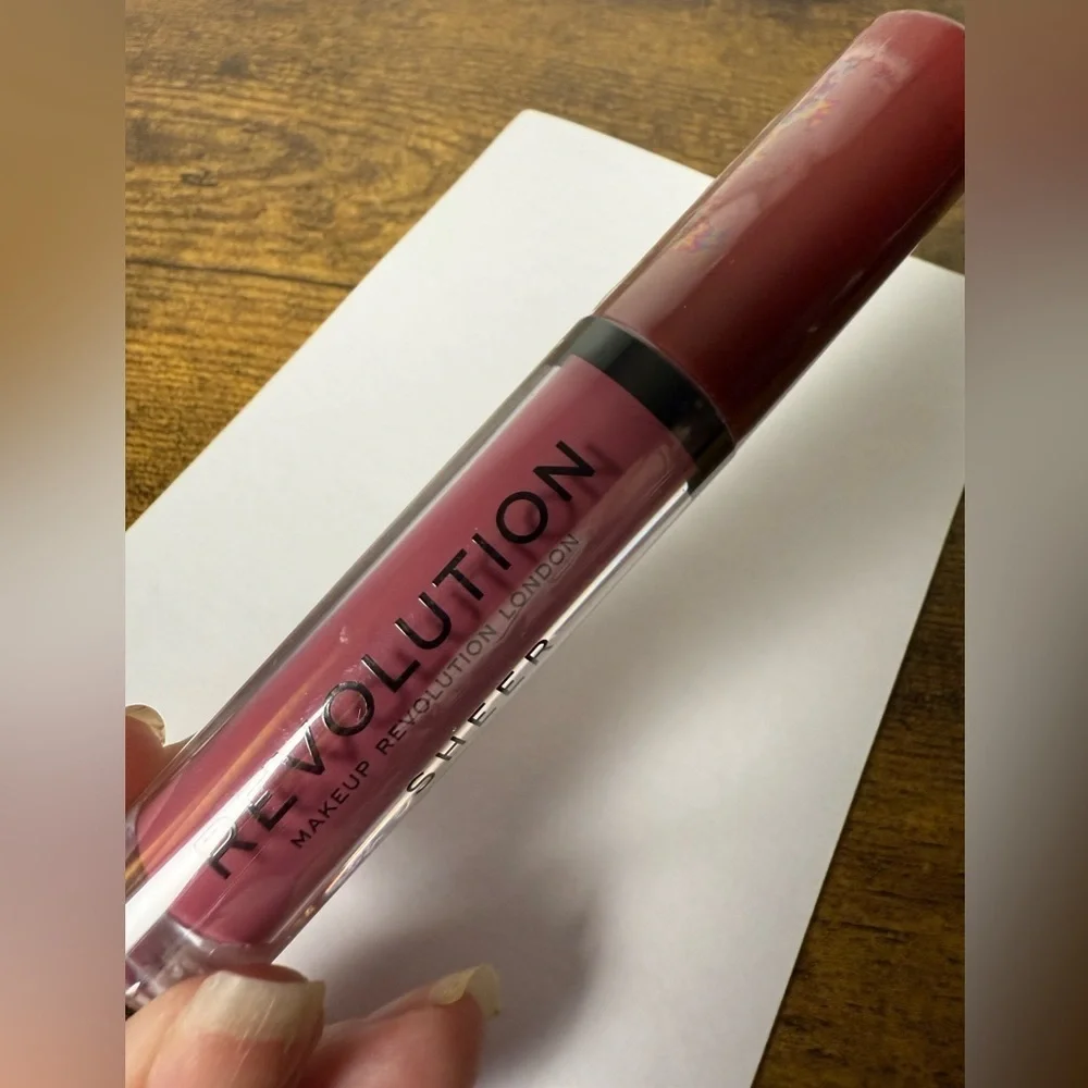Makeup Revolution Beauty Sheer Brilliant Lipgloss in Sheer Dollhouse